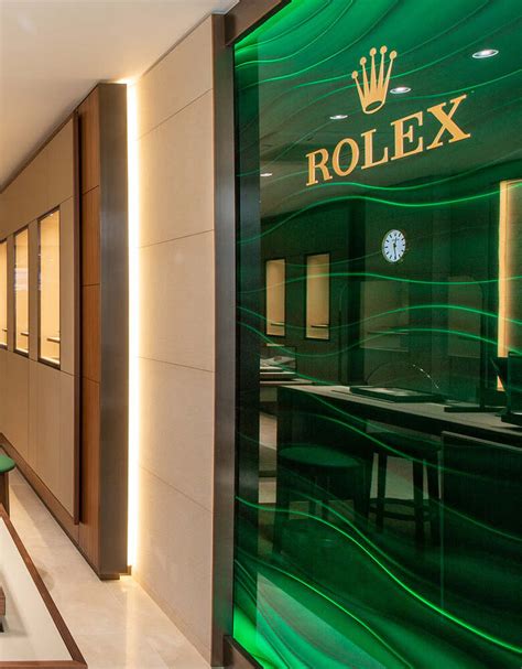 Discover our Rolex Showroom .